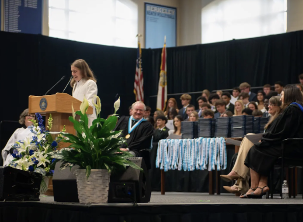 SENIOR SPOTLIGHT: Scarlett Ray ’25 reads her original poem reflecting on her Upper Division memories.